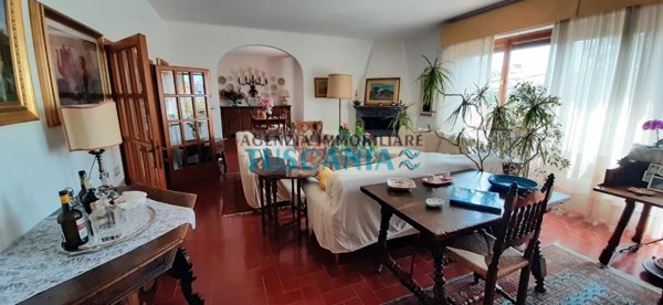 casa indipendente in vendita a Cecina