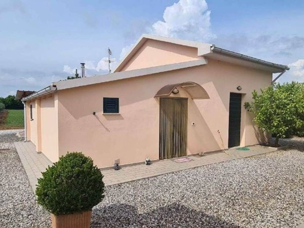 casale in vendita a Cecina