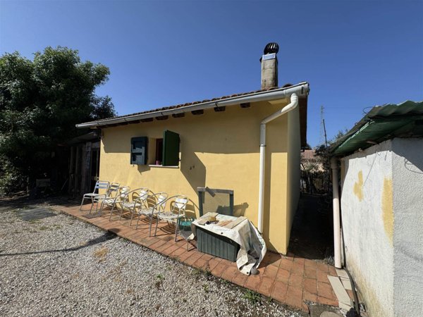 casa indipendente in vendita a Cecina