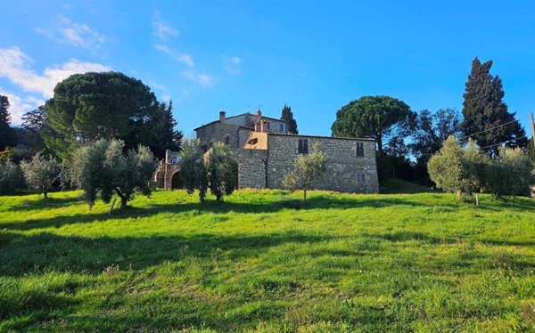 casa indipendente in vendita a Cecina