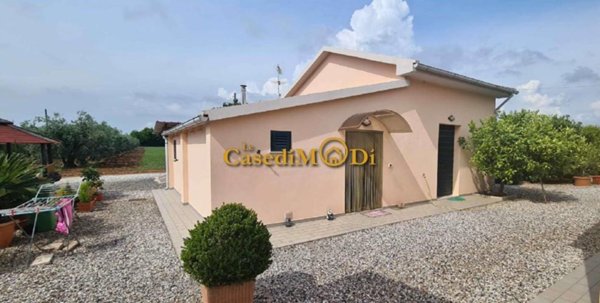 casa indipendente in vendita a Cecina