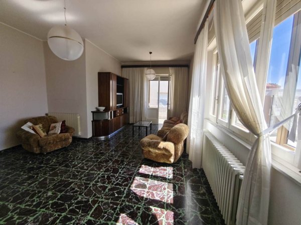 casa indipendente in vendita a Cecina