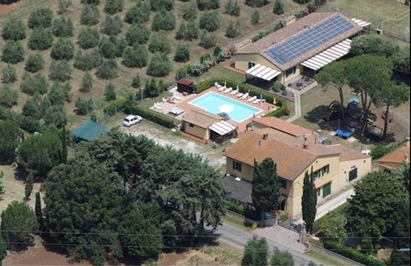 casa indipendente in vendita a Cecina