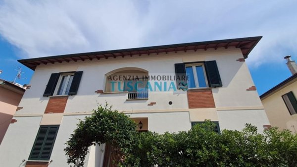 casa indipendente in vendita a Cecina