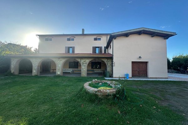 casa indipendente in vendita a Cecina