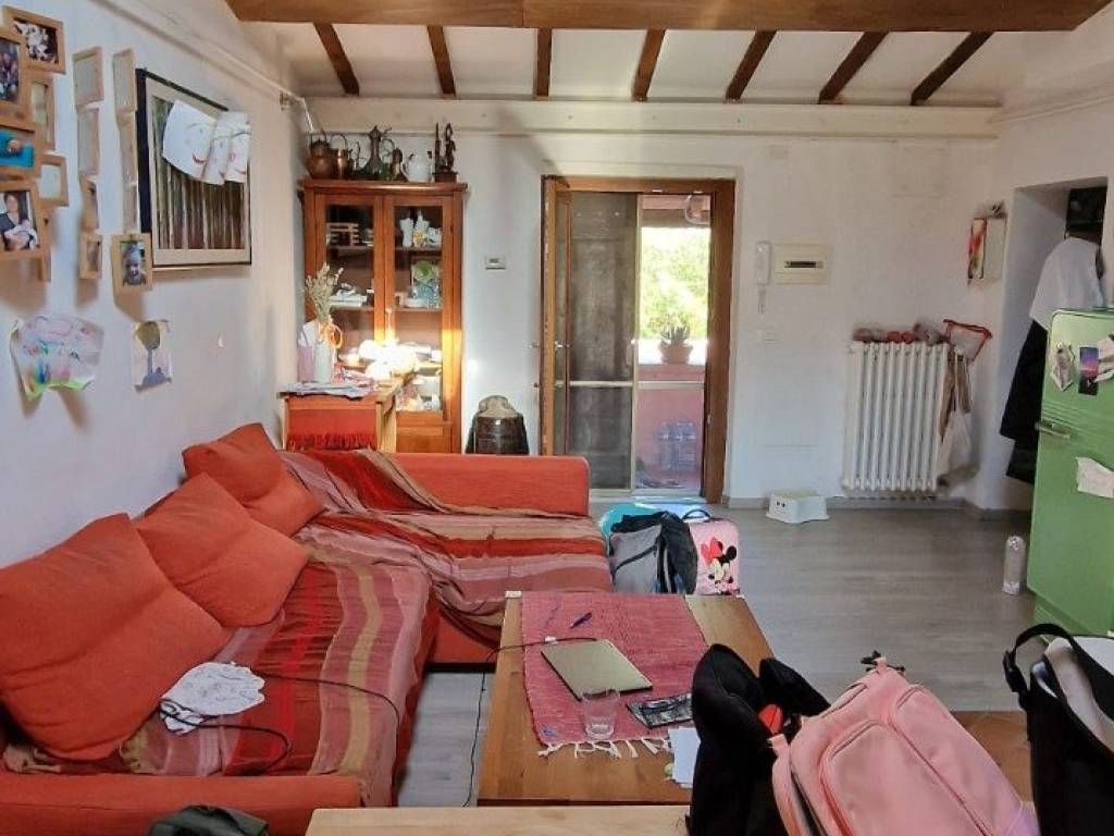 casa indipendente in vendita a Collesalvetti