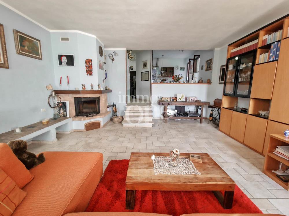 appartamento in vendita a Collesalvetti in zona Parrana San Martino
