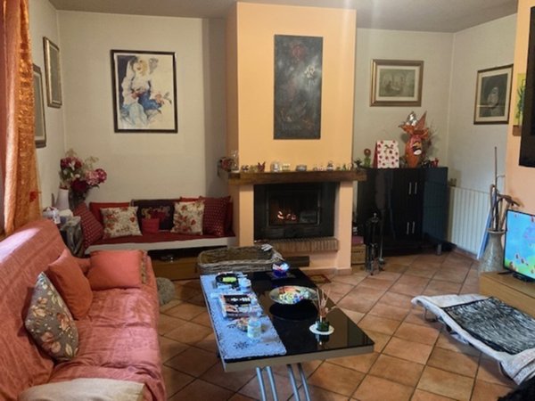 casa indipendente in vendita a Collesalvetti