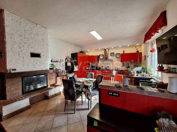 appartamento in vendita a Collesalvetti in zona Castell'Anselmo