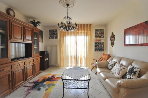 appartamento in vendita a Collesalvetti in zona Vicarello