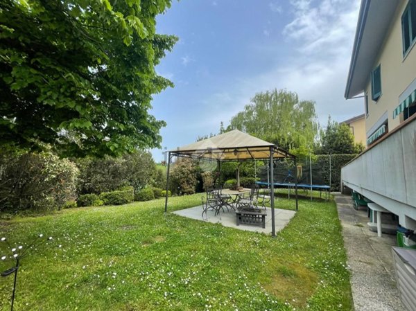 casa indipendente in vendita a Collesalvetti