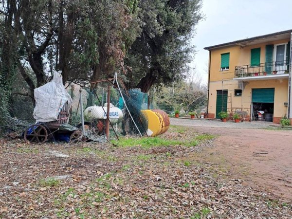 casa indipendente in vendita a Collesalvetti