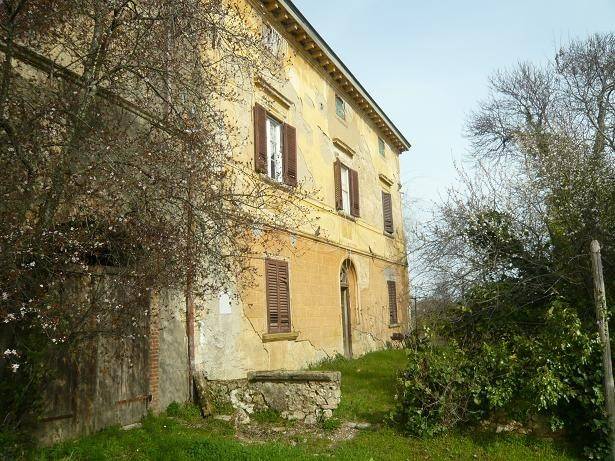 casa indipendente in vendita a Collesalvetti