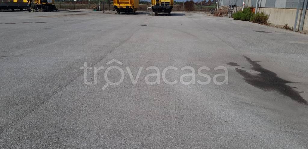 locale commerciale in vendita a Collesalvetti in zona Guasticce