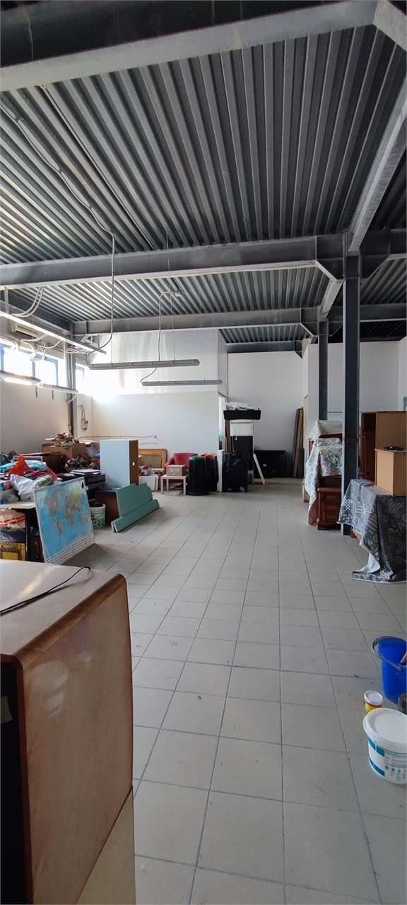 ufficio in vendita a Collesalvetti in zona Guasticce