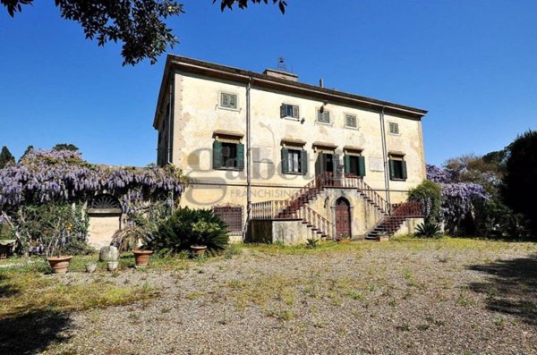 villa in vendita a Collesalvetti