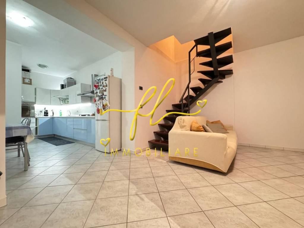 casa indipendente in vendita a Collesalvetti in zona Vicarello