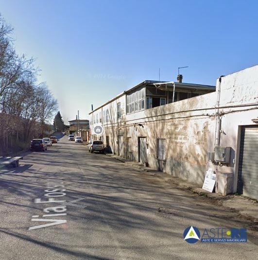 locale commerciale in vendita a Collesalvetti