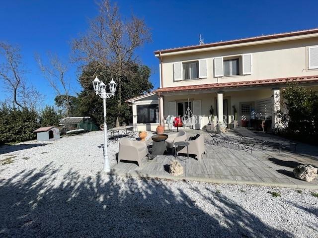 casa indipendente in vendita a Collesalvetti