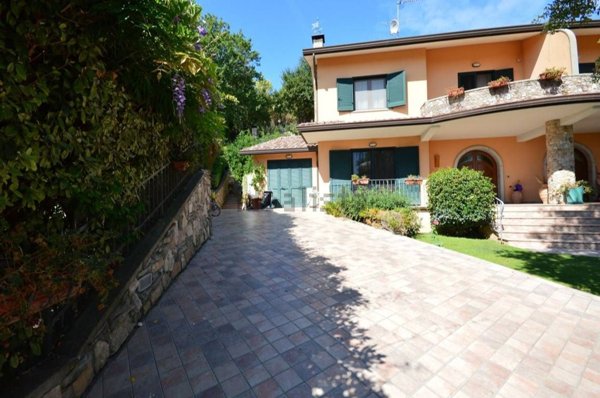 casa indipendente in vendita a Collesalvetti