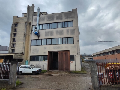 locale di sgombero in vendita a Collesalvetti