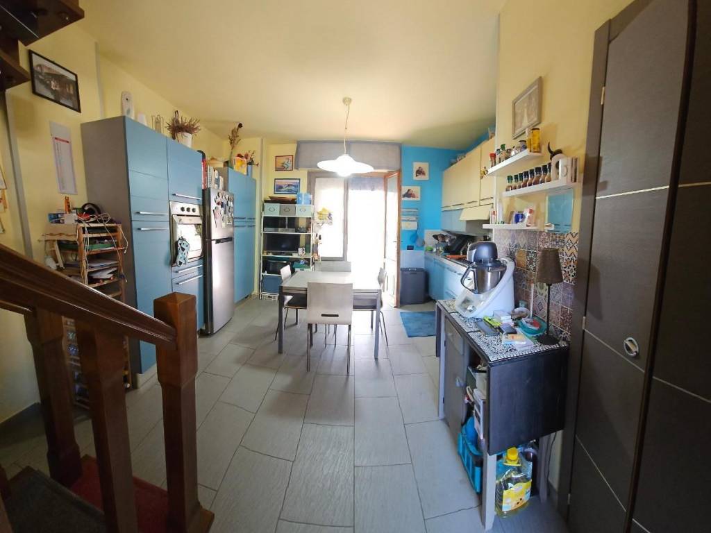 casa indipendente in vendita a Collesalvetti