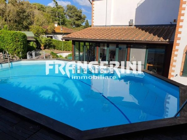 casa indipendente in vendita a Collesalvetti