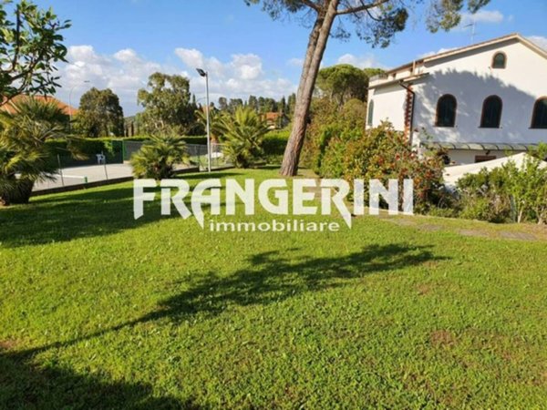 casa indipendente in vendita a Collesalvetti