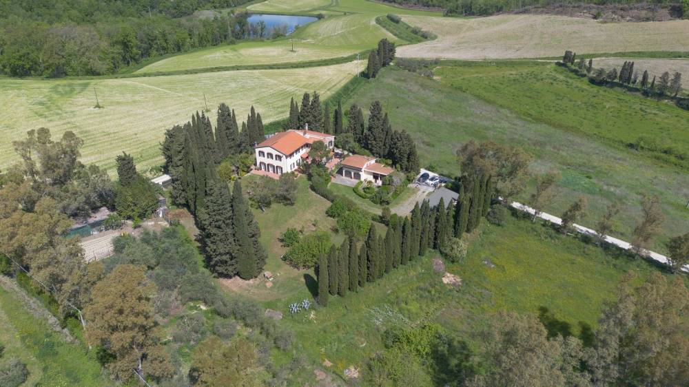 casa indipendente in vendita a Collesalvetti