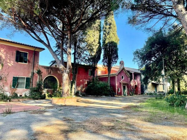 villa in vendita a Collesalvetti in zona Stagno