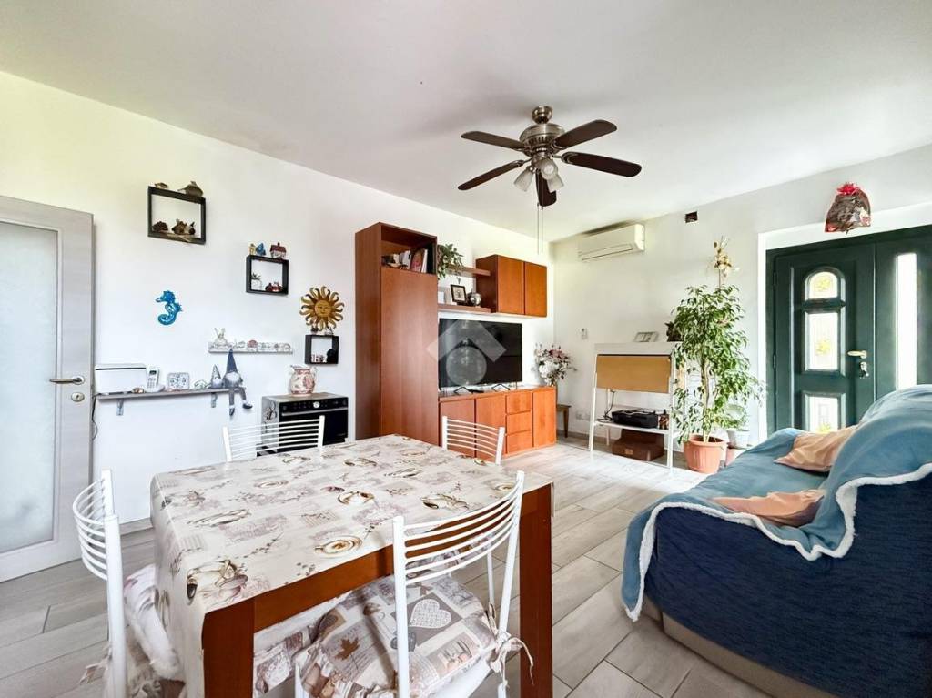 casa indipendente in vendita a Collesalvetti