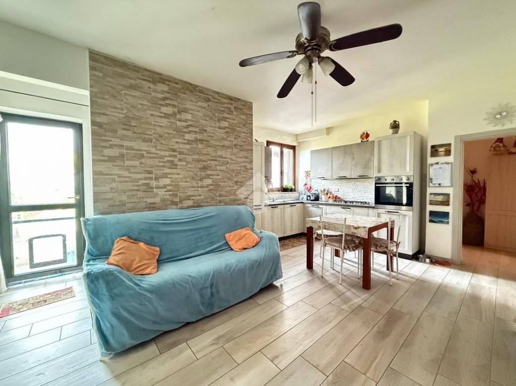 casa indipendente in vendita a Collesalvetti