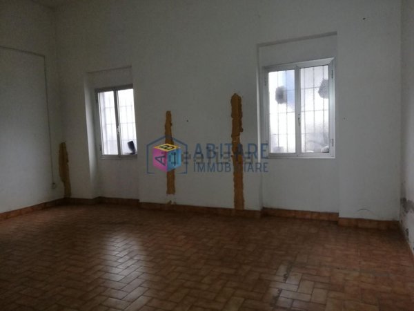 capannone in vendita a Collesalvetti in zona Stagno