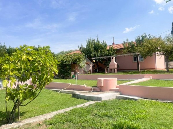 casa indipendente in vendita a Collesalvetti in zona Stagno