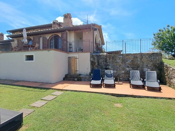 casa indipendente in vendita a Collesalvetti