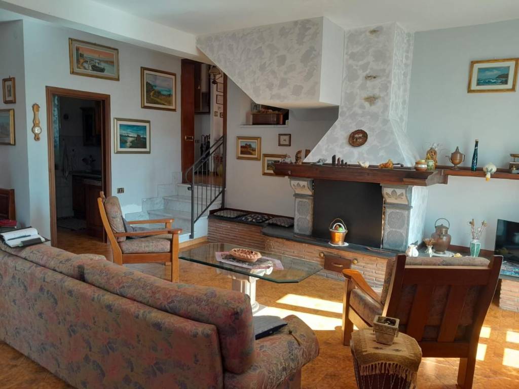 appartamento in vendita a Collesalvetti in zona Parrana San Martino