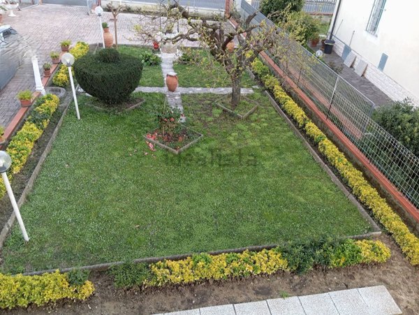 casa indipendente in vendita a Collesalvetti in zona Vicarello