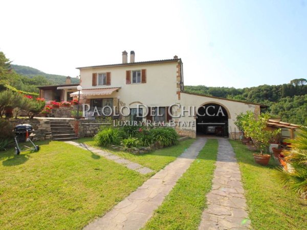 casa indipendente in vendita a Collesalvetti