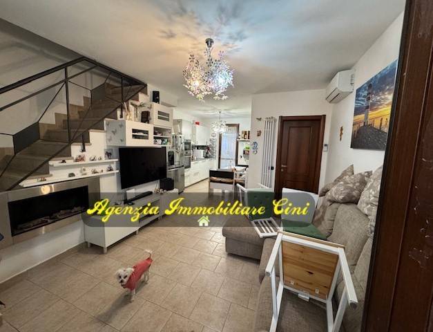 casa indipendente in vendita a Collesalvetti in zona Stagno