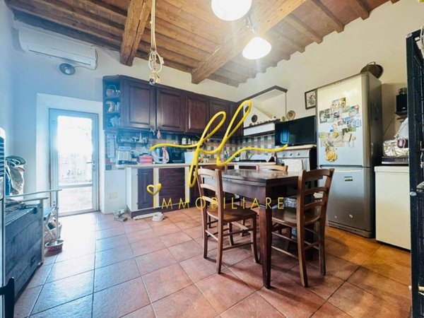 casa indipendente in vendita a Collesalvetti