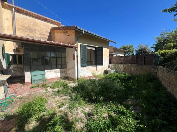 appartamento in vendita a Collesalvetti in zona Parrana San Martino
