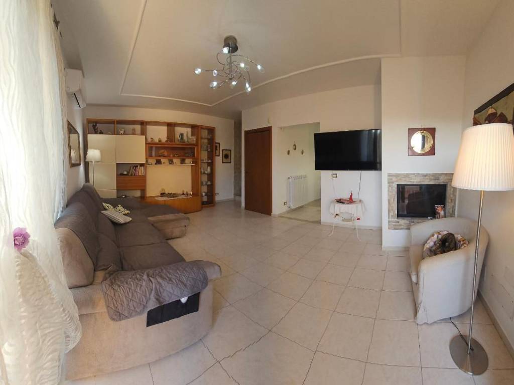 casa indipendente in vendita a Collesalvetti