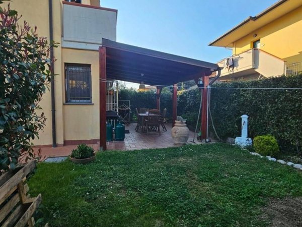 casa indipendente in vendita a Collesalvetti