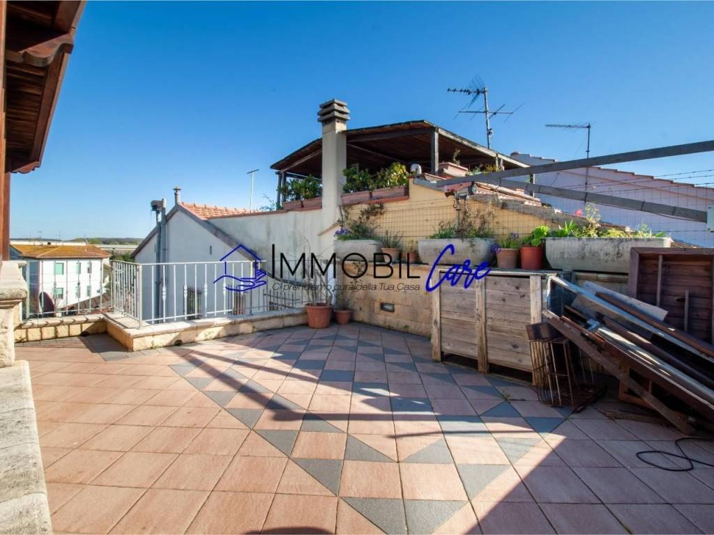 casa indipendente in vendita a Collesalvetti in zona Stagno