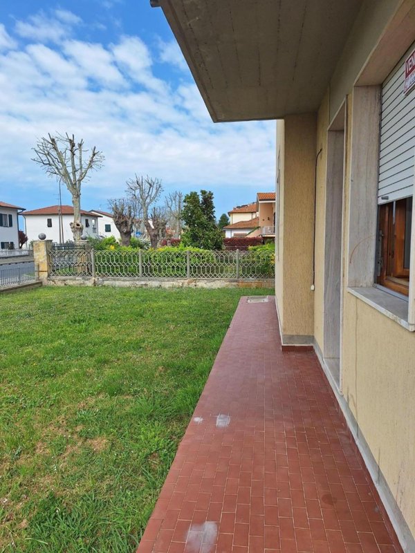 appartamento in vendita a Collesalvetti in zona Vicarello