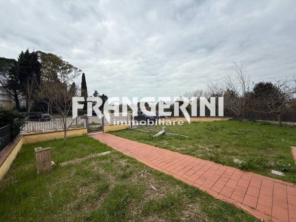 casa indipendente in vendita a Collesalvetti in zona Stagno