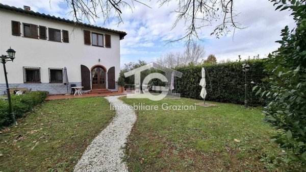 casa indipendente in vendita a Collesalvetti