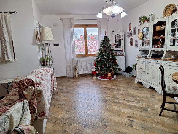 casa indipendente in vendita a Collesalvetti