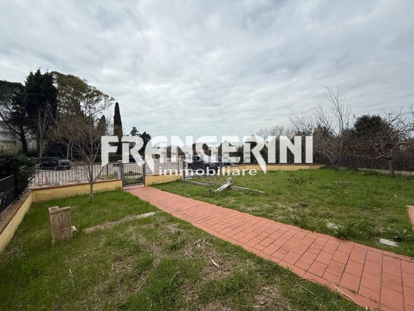 pentavano in vendita a Collesalvetti in zona Stagno