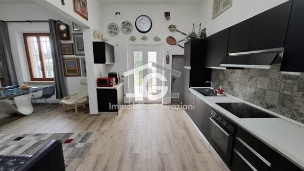 casa indipendente in vendita a Collesalvetti